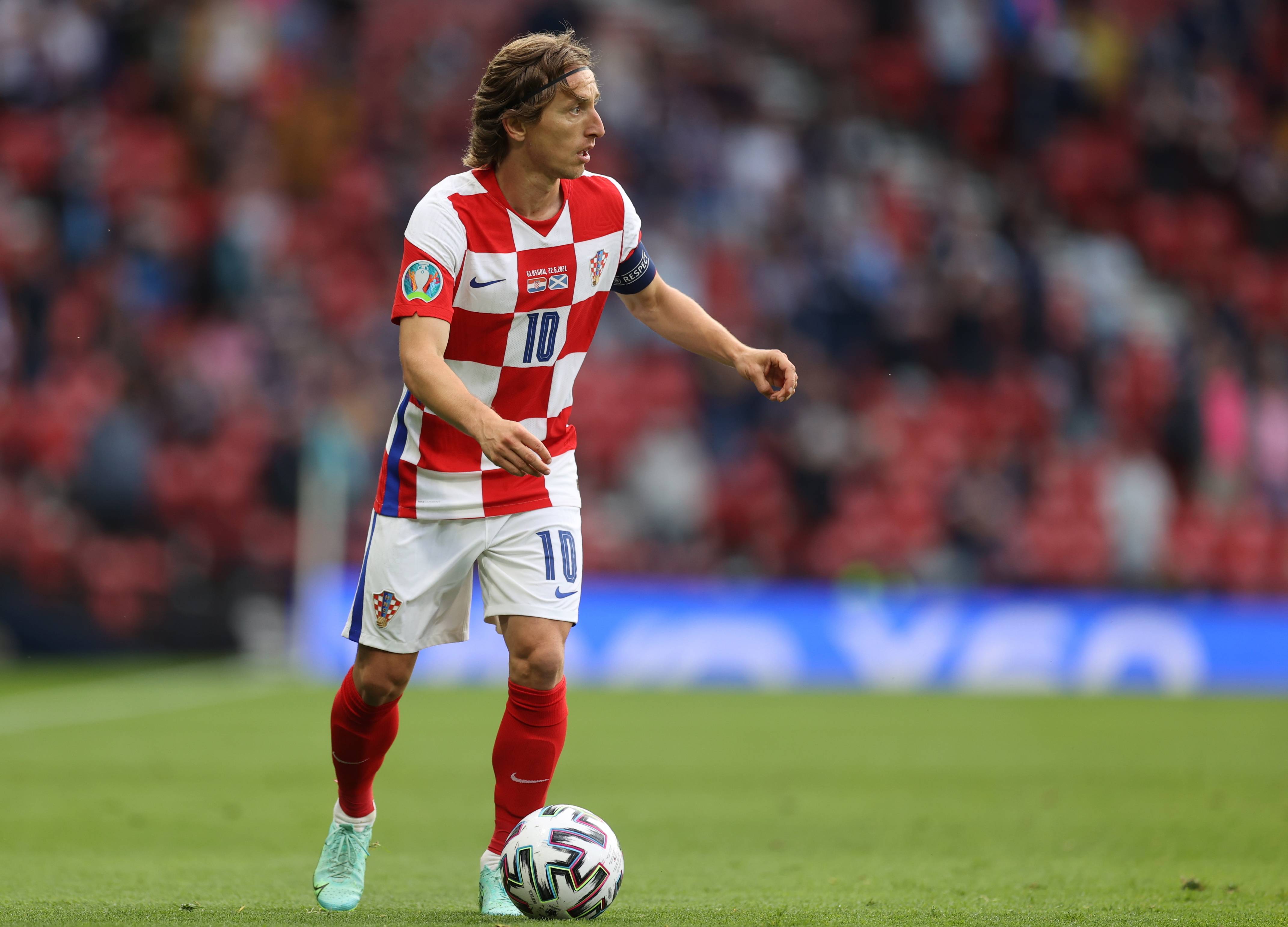 梅西：我被瓜迪奥拉安排过踢陌生位置！但我不断学习、变得更强！