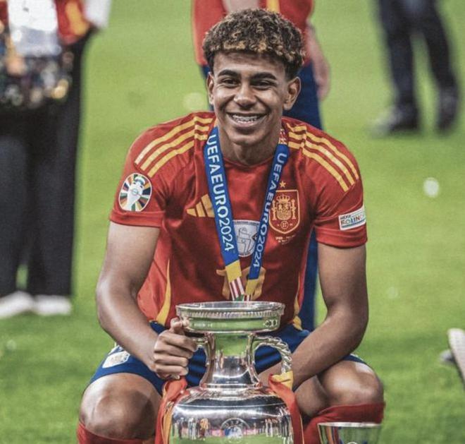 率队夺冠后，梅西蝉联美职联年度MVP