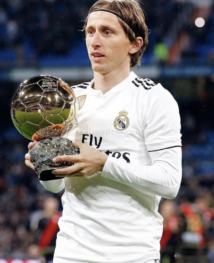 残特奥会举重比赛在东莞石龙开赛，134名运动员参与力量角逐