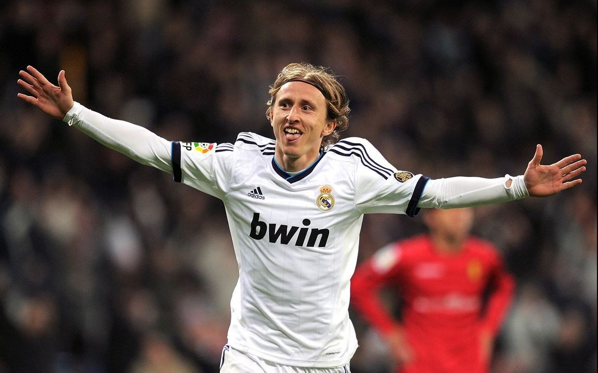 队内得分最高！沃克半场12中5，独得15分3篮板1助攻